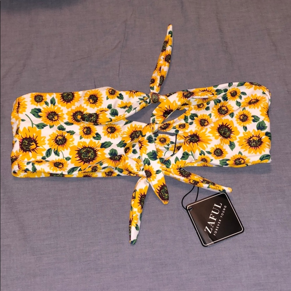 NEVER WORN ZAFUL TIE BIKINI TOP